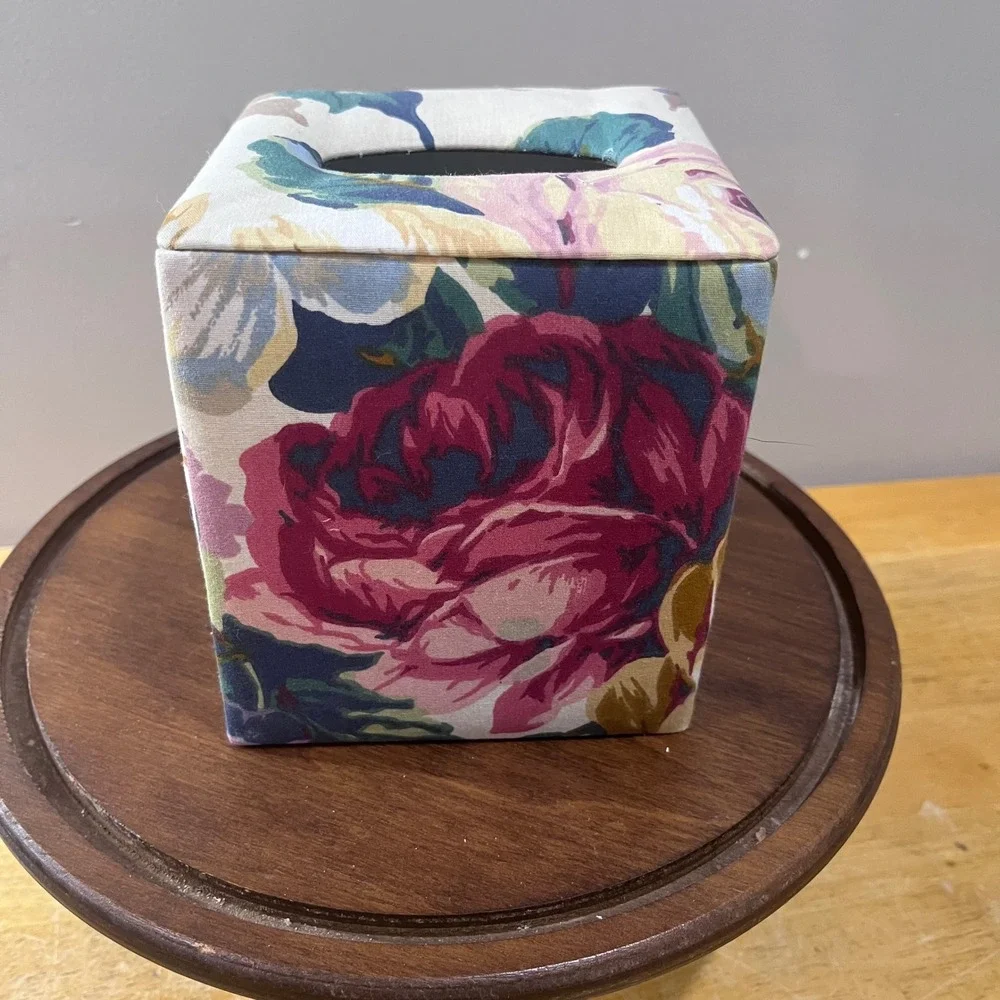 Vtg Croscill Floral Fabric Square Tissue Box Cover Pink Rose Cream Boutique